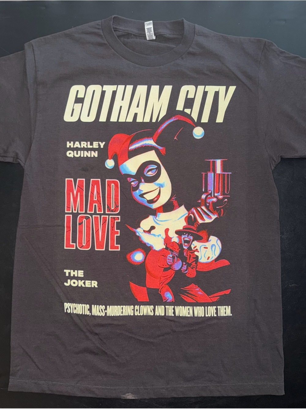 Alstyle Gotham City Harley Quinn Mad Love Graphic T-Shirt - Black & Red